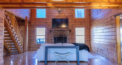 Rustic Charm Meets Modern Comfort – Cozy 3-Bedroom Retreat in Gallatin