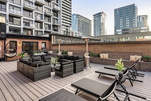 Unclassified image, 3 of 31, button