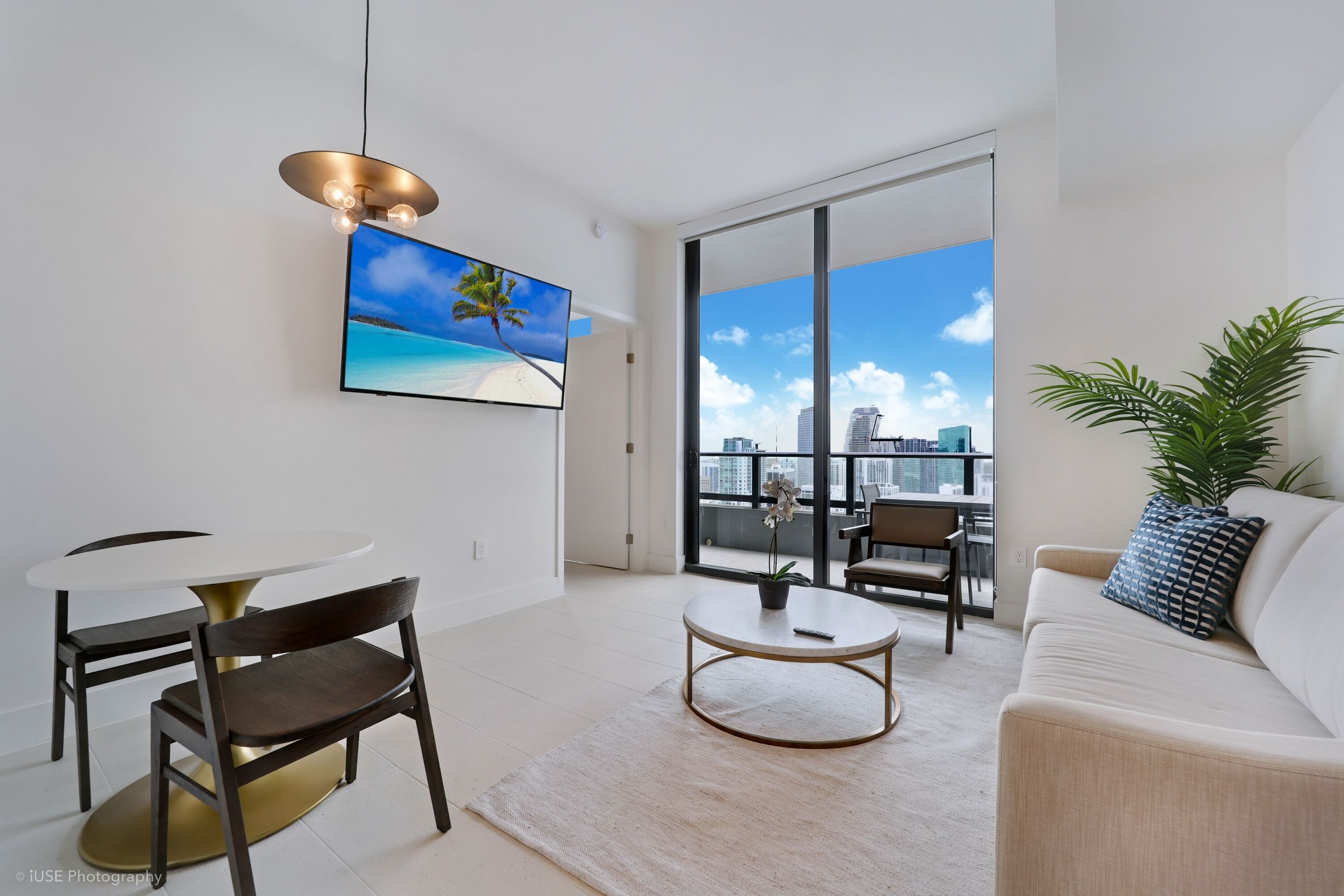Luxury Apartment, City View | Living area
