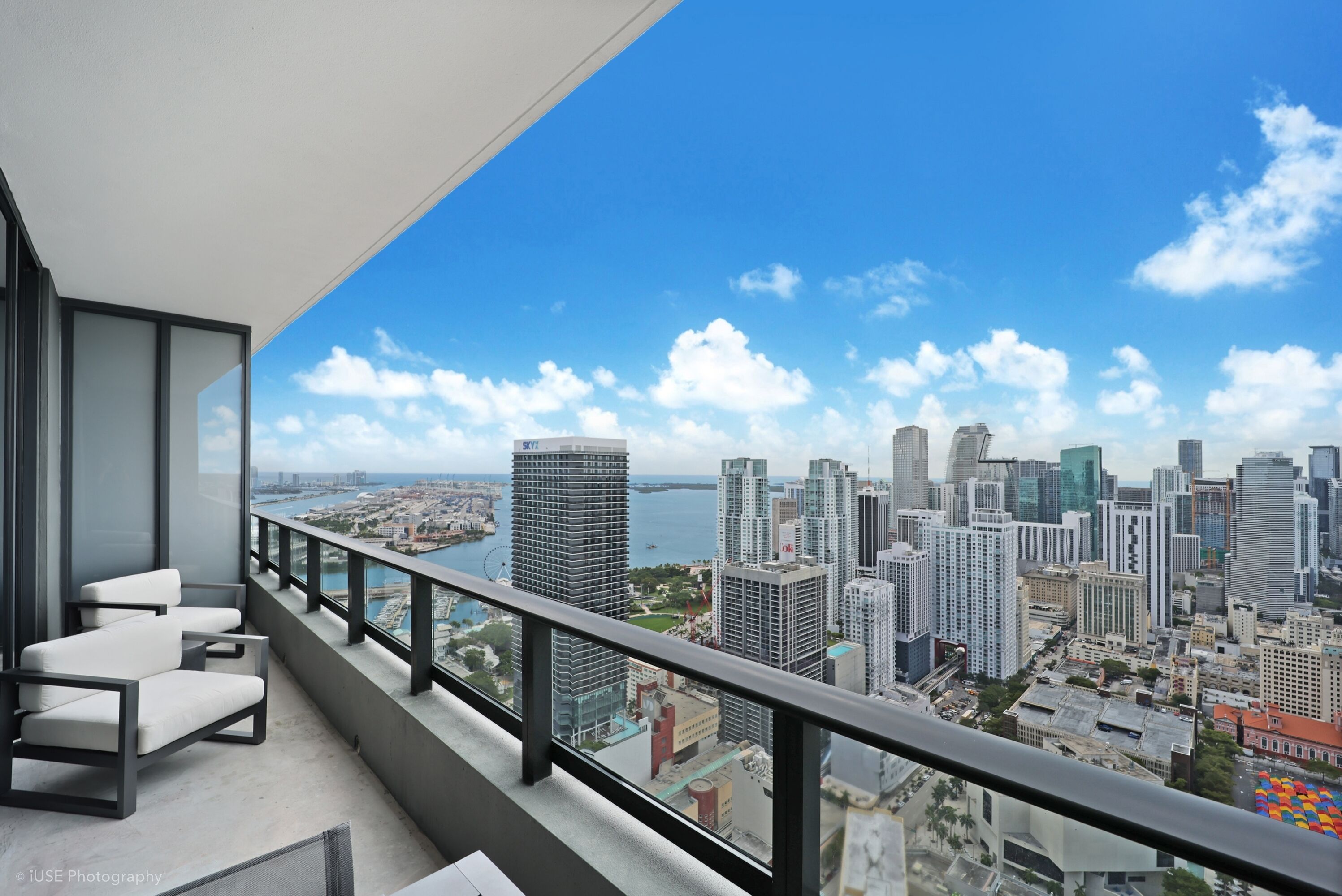 Luxury-Apartment, Stadtblick | Unterkunftsgelände