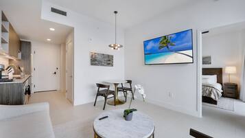 Luxury Apartment, City View | Interior