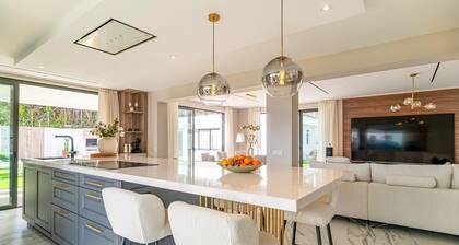 Amazing villa with heated pool