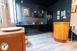 Microwave, oven, dishwasher - L' Appart 1925 - REIMS (REIMS)