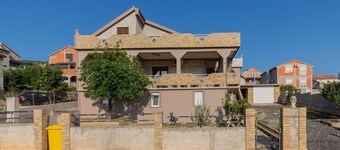 Stunning apartment in Gornji Karin