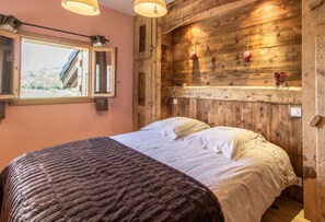 2 bedrooms, iron/ironing board, free WiFi, bed sheets - Apartment 'Le Soli - 5 Pers' with Mountain View, Private Garden and Wi-Fi (Taninges)