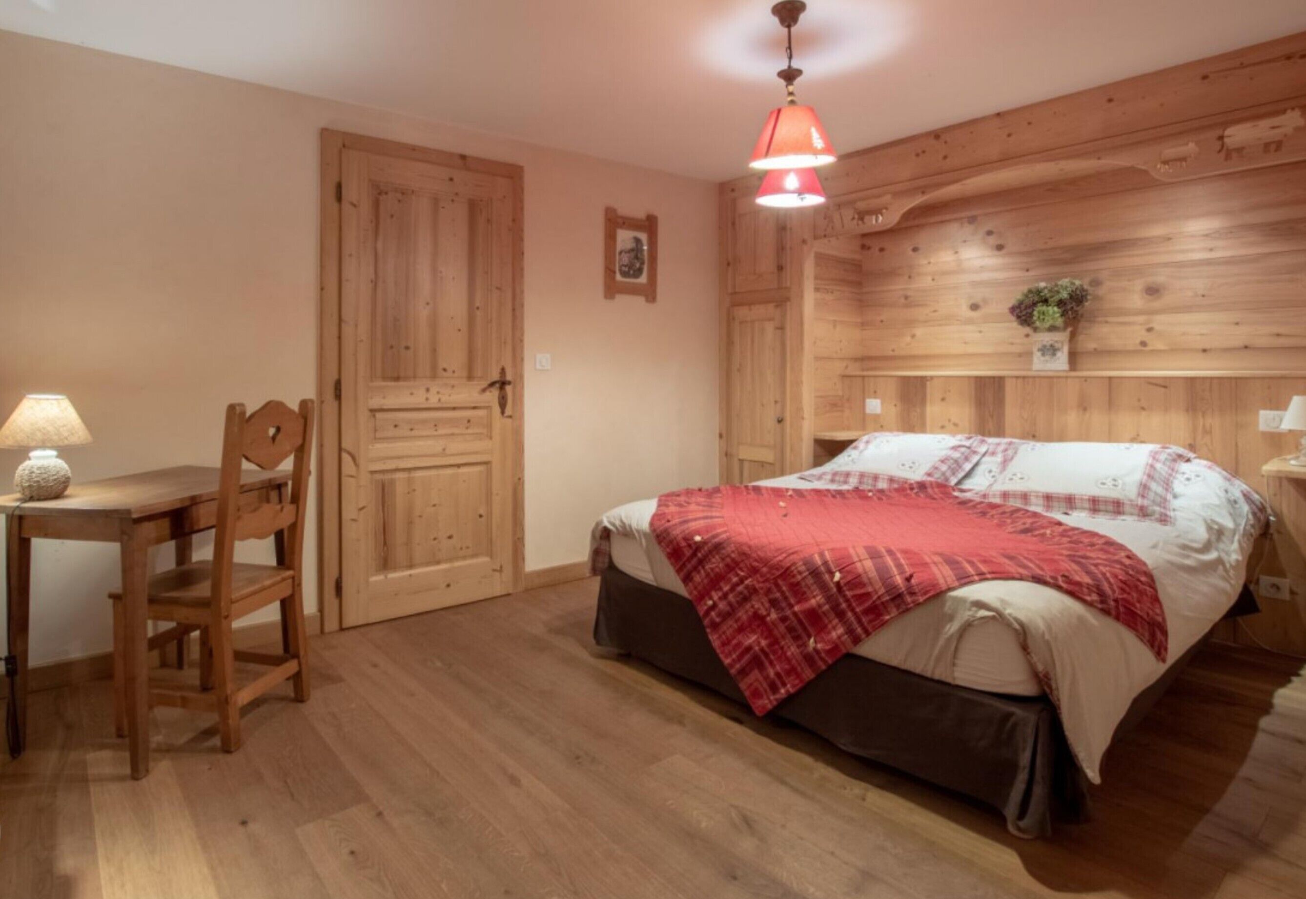 3 chambres, fer et planche à repasser, Wi-Fi gratuit, draps fournis