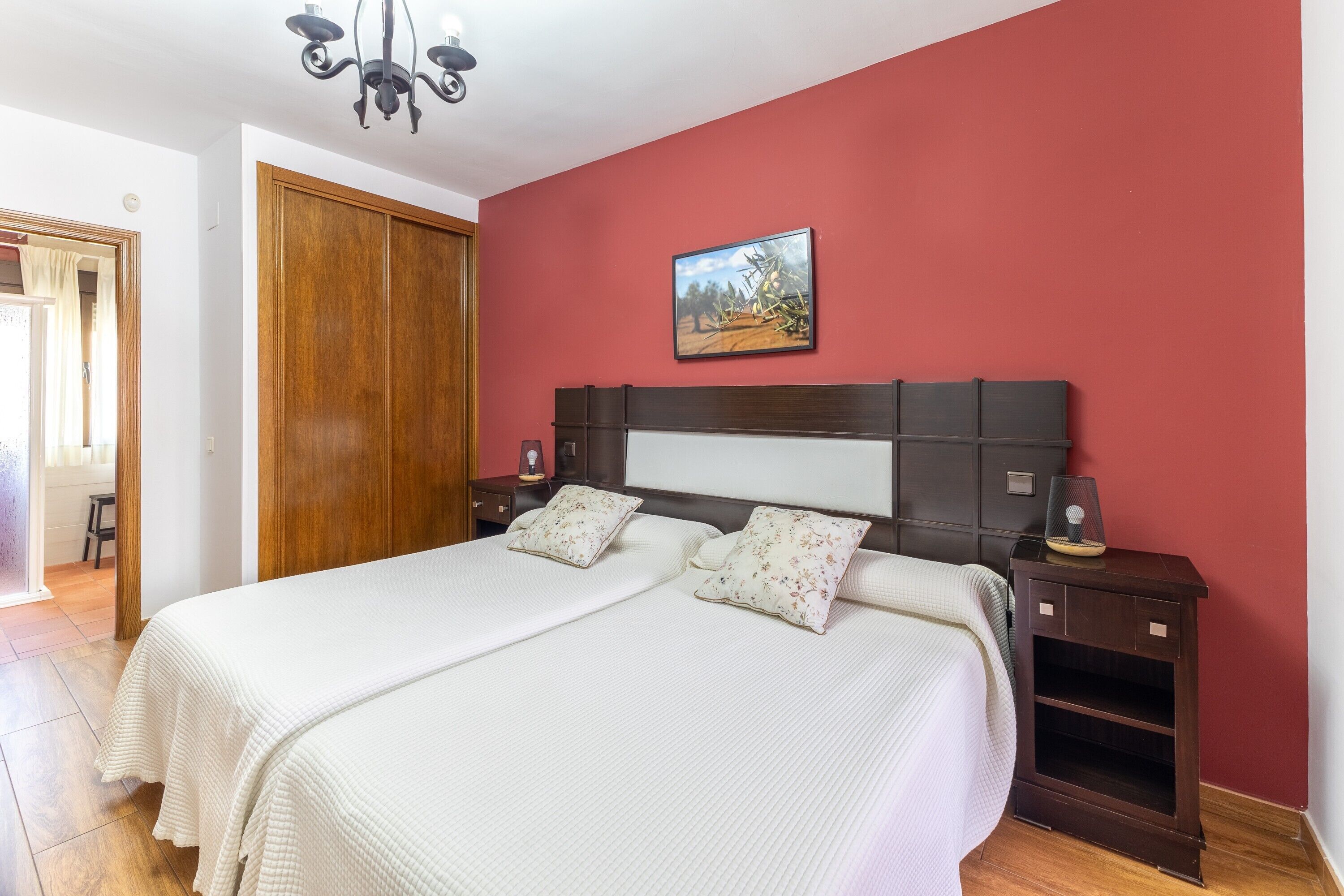 4 chambres, fer et planche à repasser, Wi-Fi gratuit, draps fournis