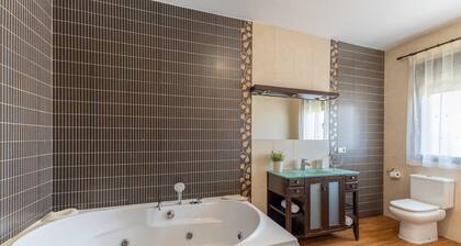 Country House 'Callejón Del Pozo 2' with Shared Pool, Wi-Fi and Air Conditioning