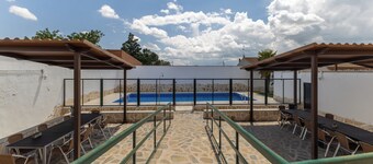 Casa rural 'Callejón Del Pozo 2' con piscina compartida, Wi-Fi y aire acondicionado