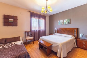 4 soverom, strykejern/-brett, wi-fi (inkludert) og sengetøy