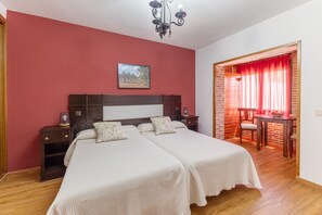 4 habitaciones, tabla de planchar con plancha y wifi gratis 