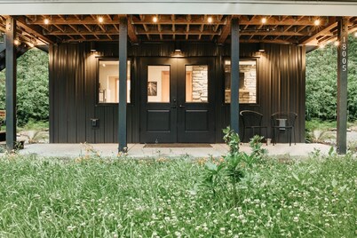 Ensuite 08 - A Newly Remodeled Studio - A Perfect Romantic Getaway