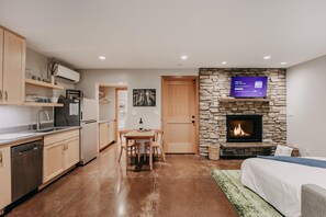 Studio, Multiple Bedrooms, Smoking, Patio | Interior