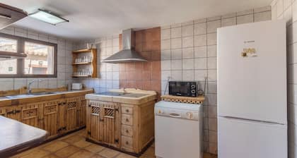 Country House 'Callejon Del Pozo 1, Puy' with Shared Pool, Wi-Fi and Air Conditioning