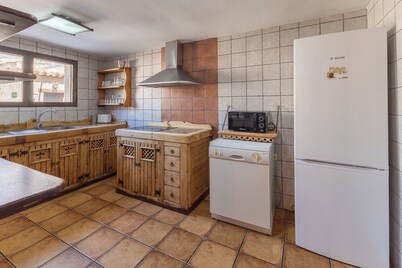 Country House 'Callejon Del Pozo 1, Puy' with Shared Pool, Wi-Fi and Air Conditioning