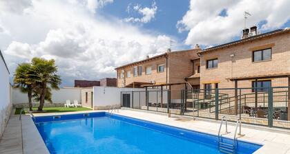 Country House 'Callejon Del Pozo 1, Puy' with Shared Pool, Wi-Fi and Air Conditioning