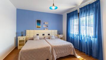 5 habitaciones, tabla de planchar con plancha y wifi gratis