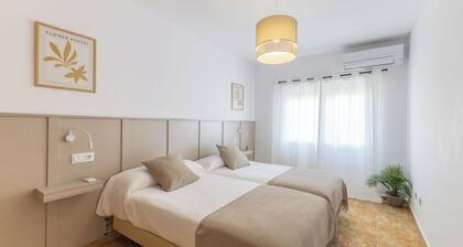 Holiday Home 'Callejón Del Pozo 4 Cerca De Puy Du' with Shared Pool, Wi-Fi and Air Conditioning