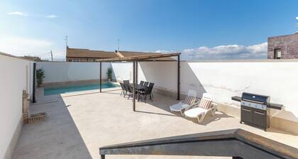 Holiday Home 'Callejón Del Pozo 4 Cerca De Puy Du' with Shared Pool, Wi-Fi and Air Conditioning