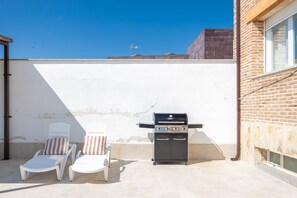 Terrace/patio - Holiday Home 'Callejón Del Pozo 4 Cerca De Puy Du' with Shared Pool, Wi-Fi and Air Conditioning (Gálvez)