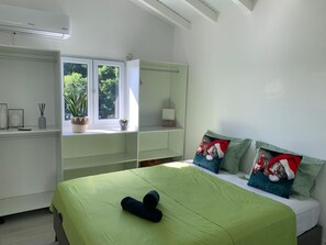 1 chambre, fer et planche à repasser, Wi-Fi, literie fournie