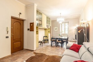 Unclassified image, 5 of 26, button