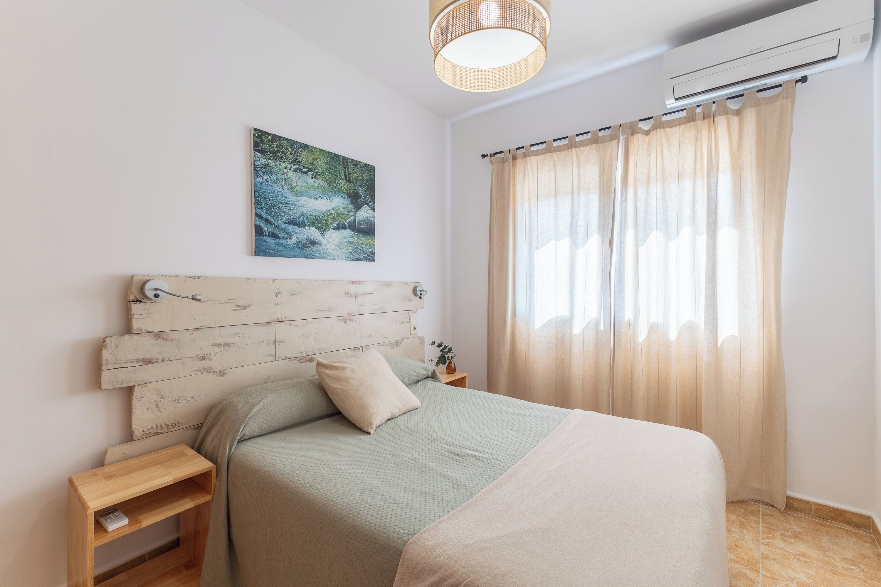 3 dormitorios, tabla de planchar con plancha, wifi gratis y ropa de cama