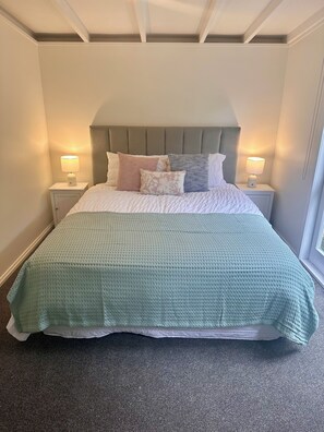 3 bedrooms, free WiFi, bed sheets