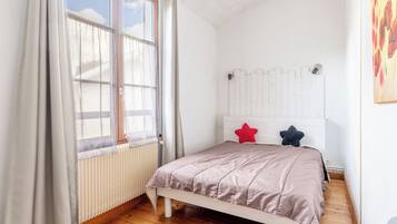 2 bedrooms, iron/ironing board