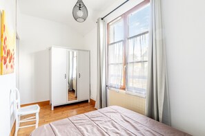 2 bedrooms, iron/ironing board - Holiday Home "Au bord de la corniche" with Terrace and Garden (Pornic)