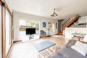 Interior - Holiday Home "Au bord de la corniche" with Terrace and Garden (Pornic)