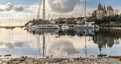 Holiday Home 'Blériot' with Private Terrace, Private Garden and Balcony