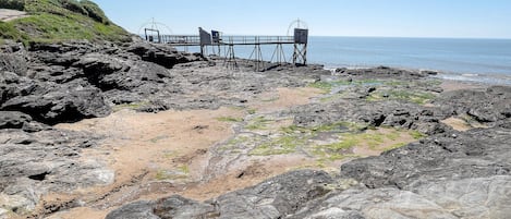 Una spiaggia nelle vicinanze