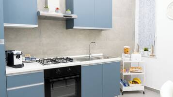 Quadrupla Classic | Cucina privata | Frigorifero con congelatore, forno, piano cottura