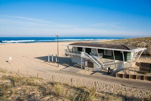 Beach nearby - Holiday Home 'Home Sweet Home Moliets' with Shared Pool, Private Terrace & Wi-Fi (Moliets-et-Maa)