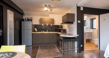 Apartment 'Bureau' with Mountain View, Private Terrace and Wi-Fi