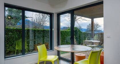 Apartment 'Bureau' with Mountain View, Private Terrace and Wi-Fi