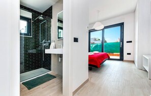 Douche, sèche-cheveux