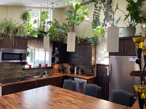 Micro-ondes, four, plaque de cuisson, lave-vaisselle