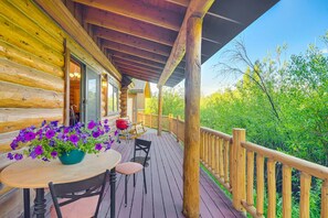 Outdoor dining - Idyllic Granby Cabin:Ski Nearby! (Granby)