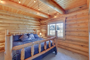 3 bedrooms, iron/ironing board, travel cot, free WiFi