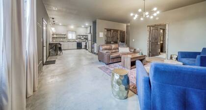 The Concord: A charming 2-bed 2-bath pet friendly house in historic Saint James