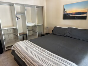 2 bedrooms, desk, travel cot, WiFi - Entire condo in Stateline, NV. next to heavenly ski resort! (Stateline)