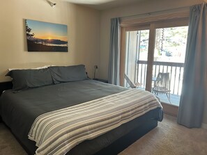 2 Schlafzimmer, Schreibtisch, Reisekinderbett, WLAN