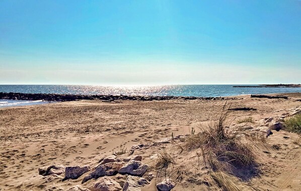 Beach - 3 bedroom amazing home in Fontvieille (Fontvieille)