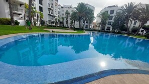 Pool - Live to the rhythm of the waves: Marina apartment near the beach (Agadir)