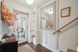 Interior - New Capitol Hill East Retreat w/parking & metro (Washington)