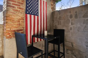 Outdoor dining - Capitol Hill East • Free Parking • 5-min to Metro • RFK (Washington)