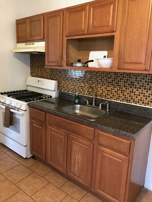 Private kitchen - Large and private apartment in convenient area sleeps up to 10 people comfortably (Elizabeth)