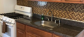 Large and private apartment in convenient area sleeps up to 10 people comfortably
